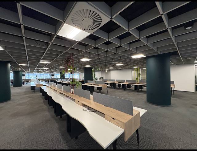 3,758M² OFFICE TO LET IN PINELANDS